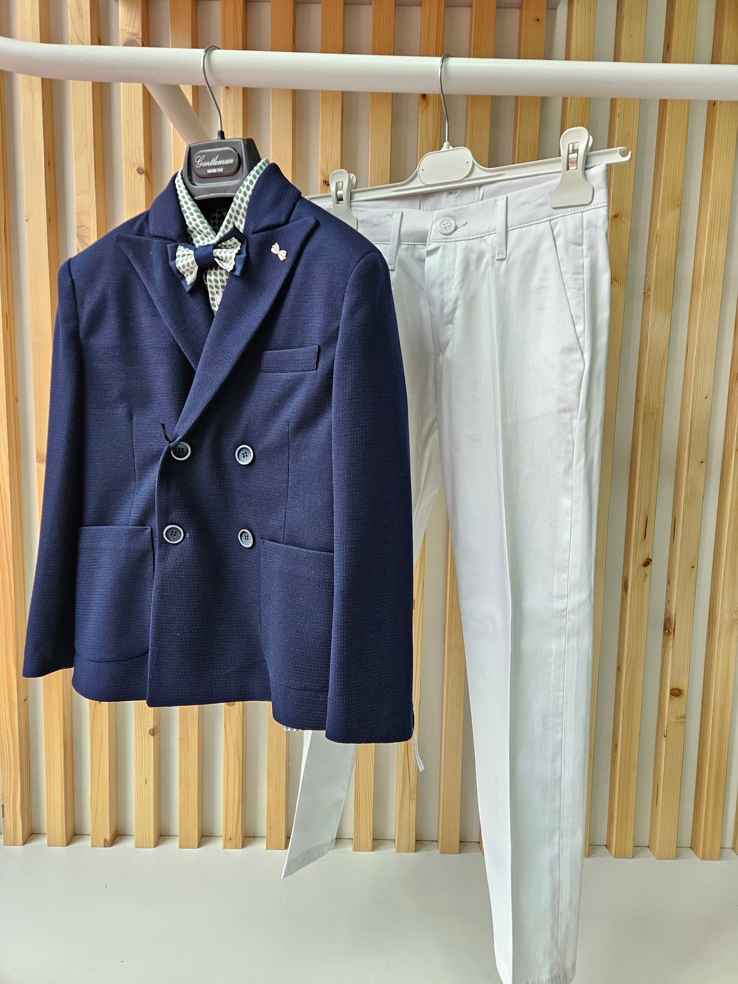 NEVER TOO - Completo con camicia papillon pantalone