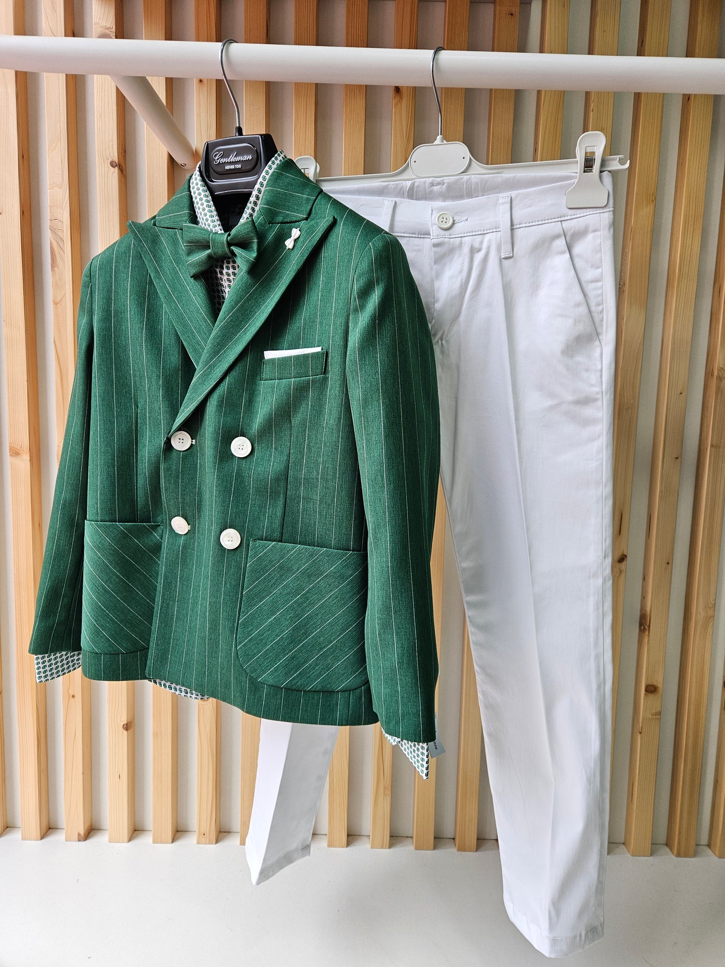 NEVER TOO - Completo giacca doppiopetto camicia papillon pantalone