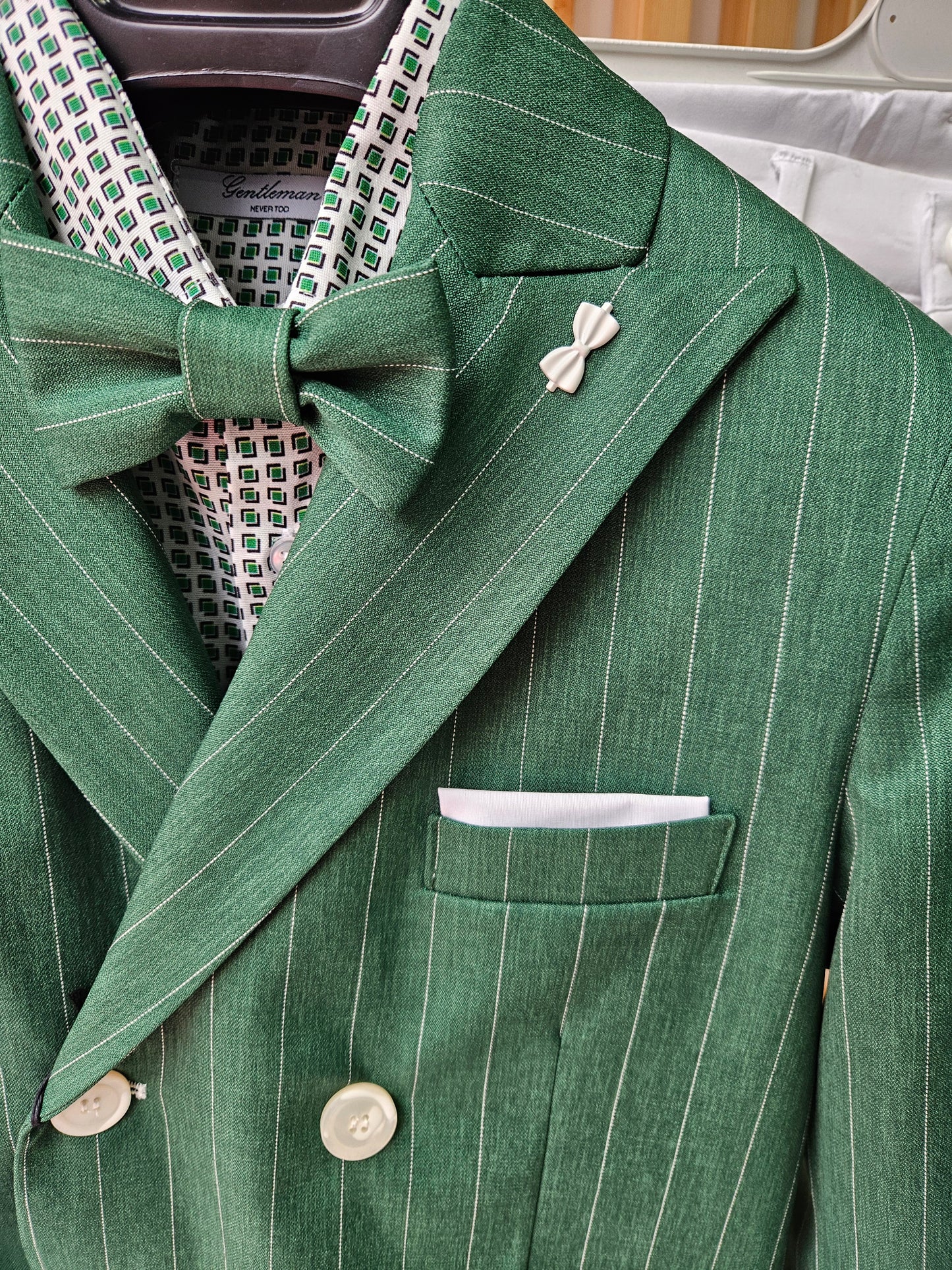 NEVER TOO - Completo giacca doppiopetto camicia papillon pantalone