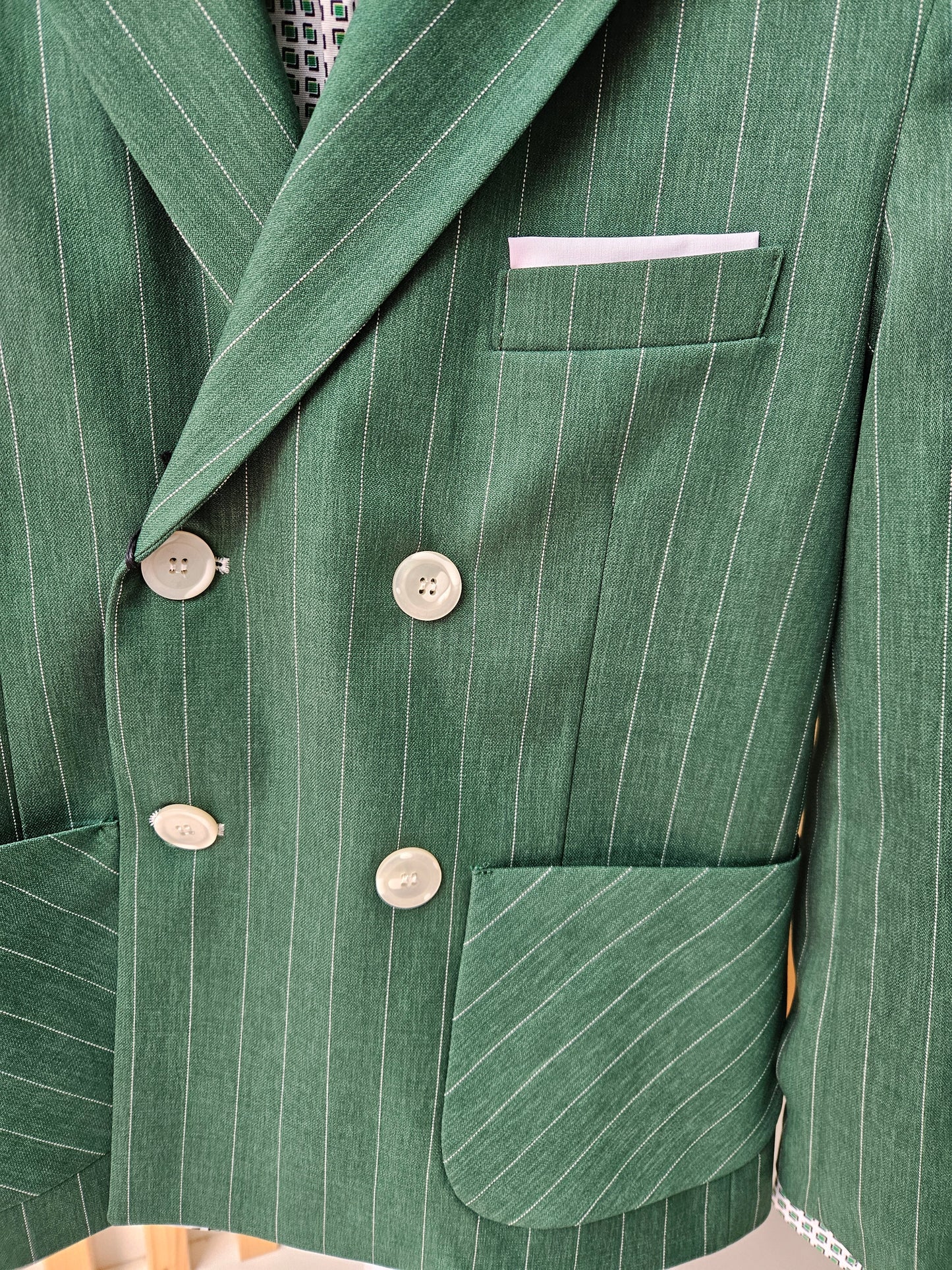 NEVER TOO - Completo giacca doppiopetto camicia papillon pantalone