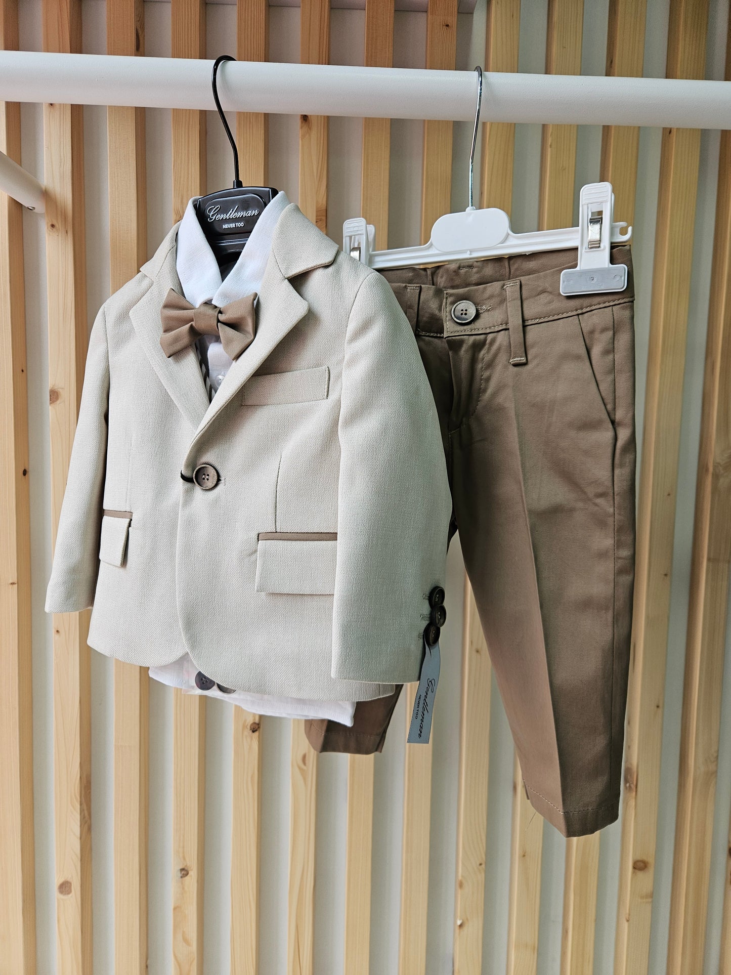 NEVER TOO - Completo con camicia papillon gilet pantalone