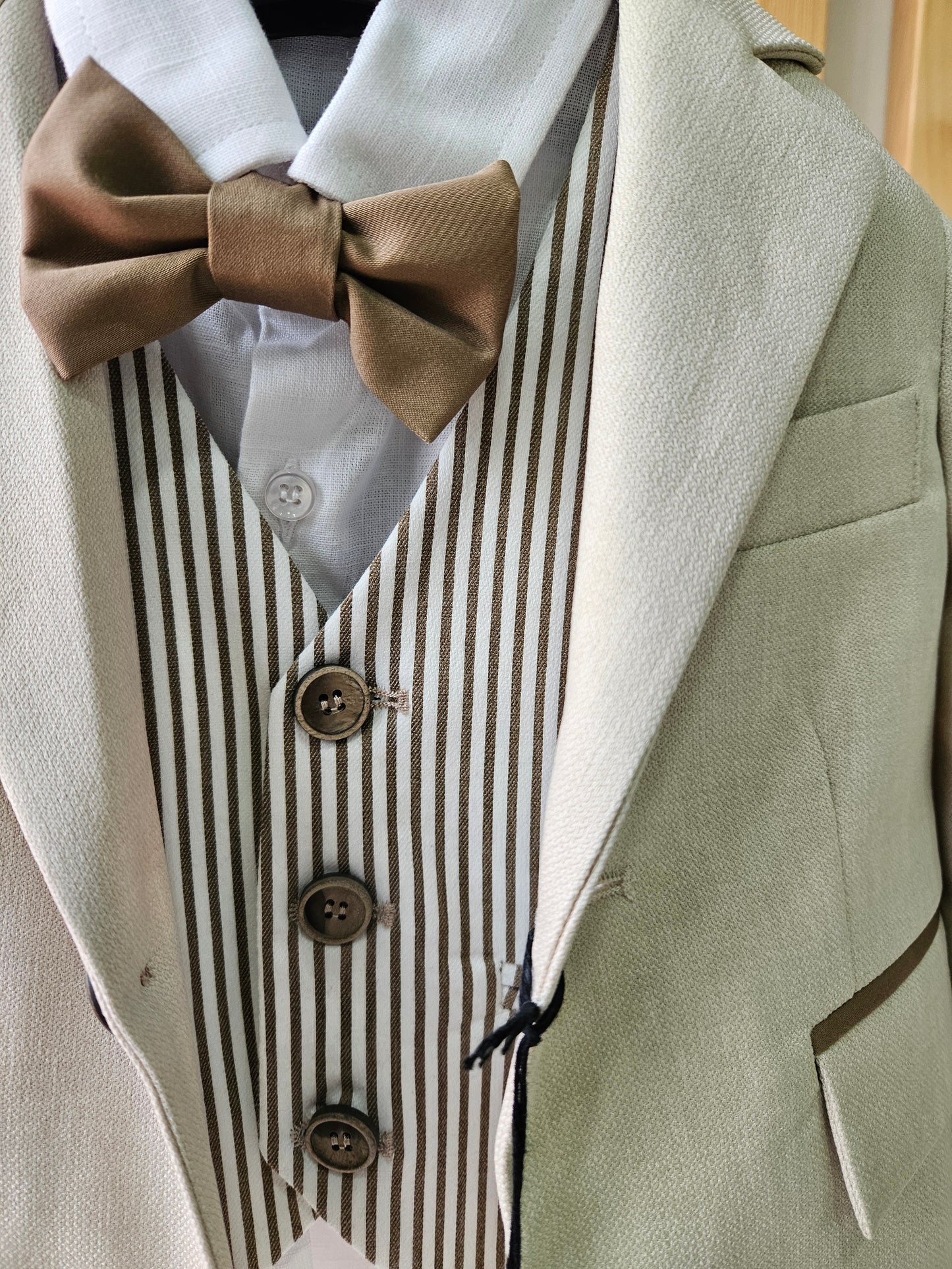 NEVER TOO - Completo con camicia papillon gilet pantalone