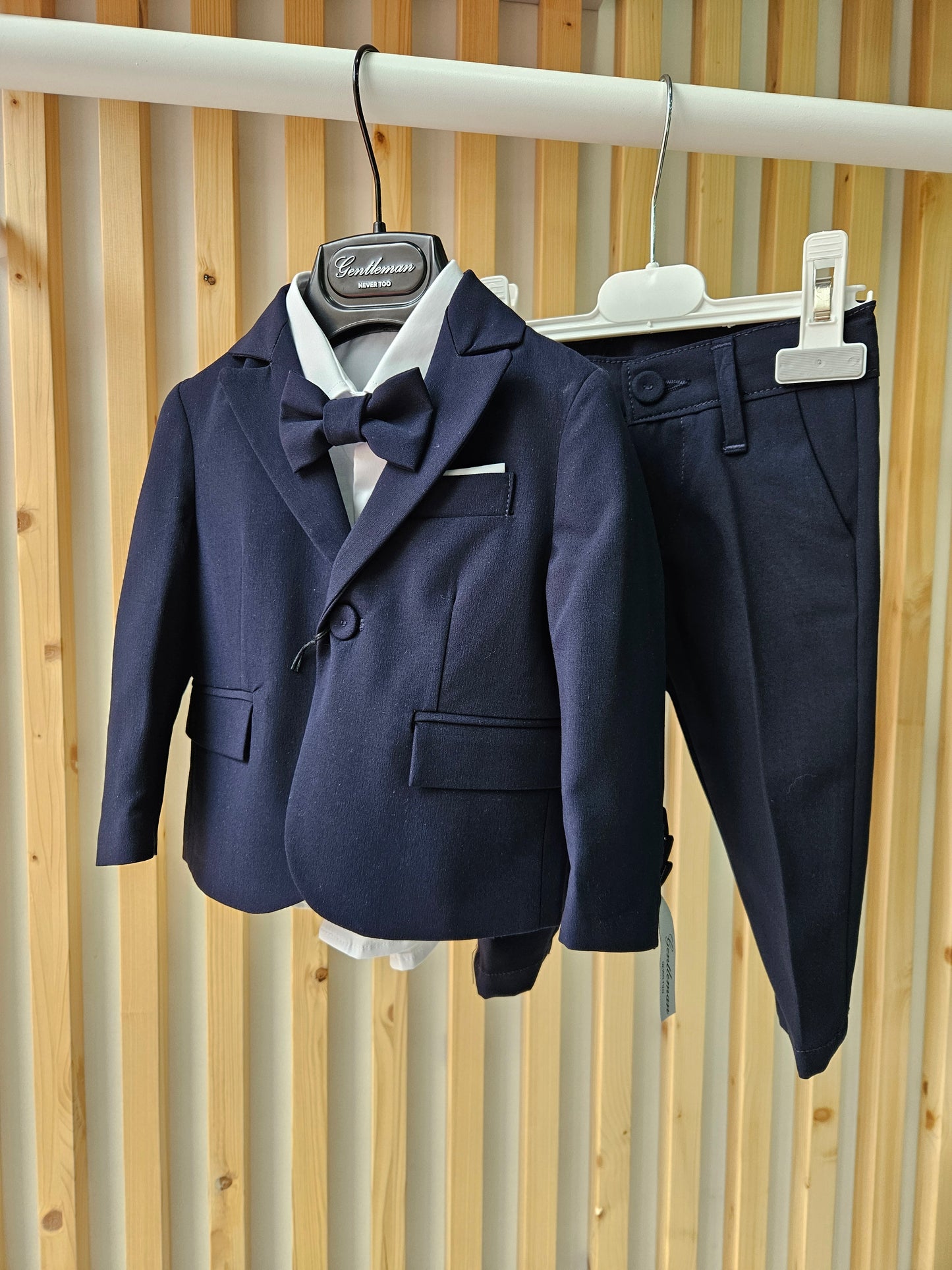 NEVER TOO - Completo con camicia papillon pantalone