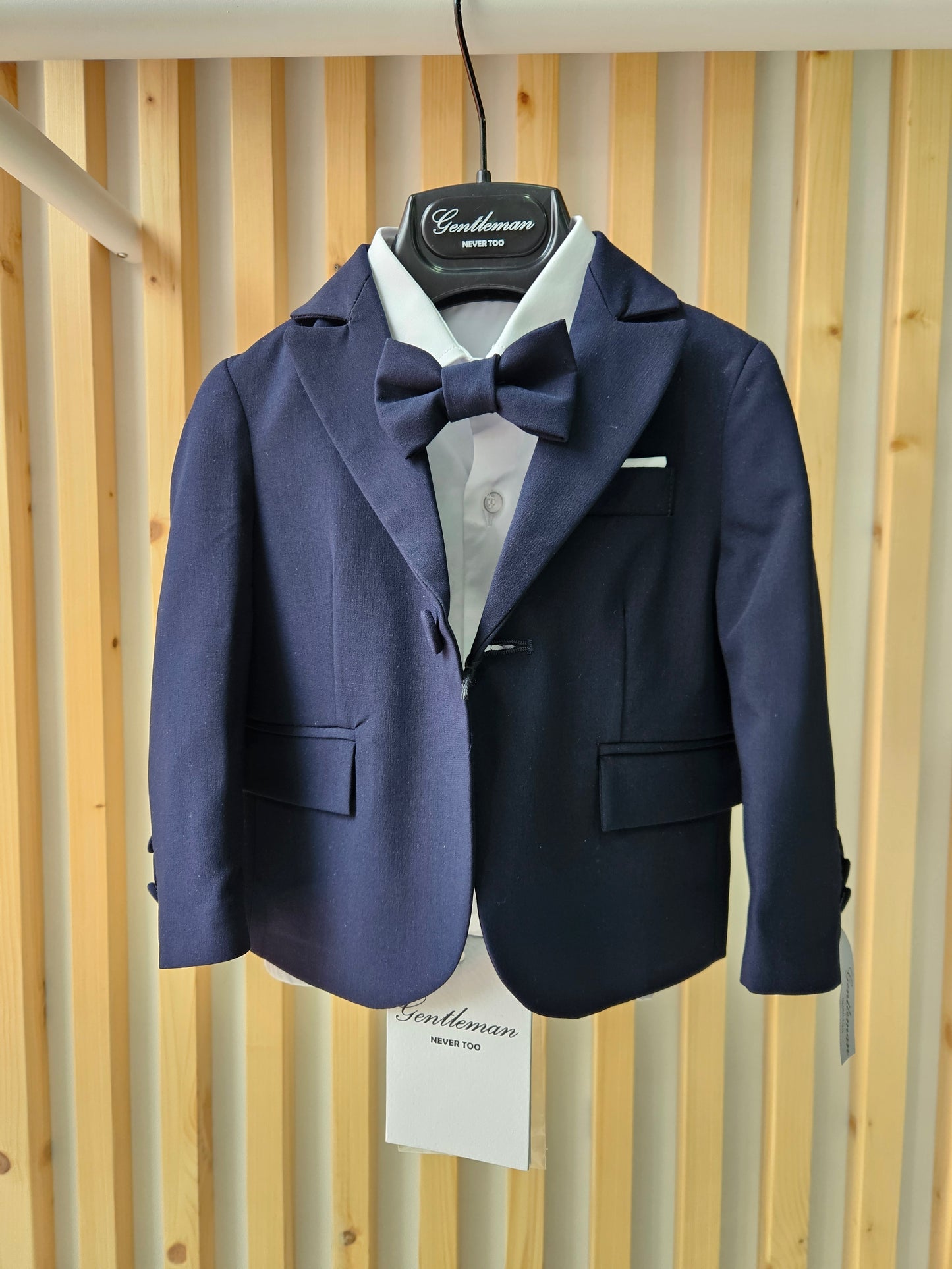 NEVER TOO - Completo con camicia papillon pantalone