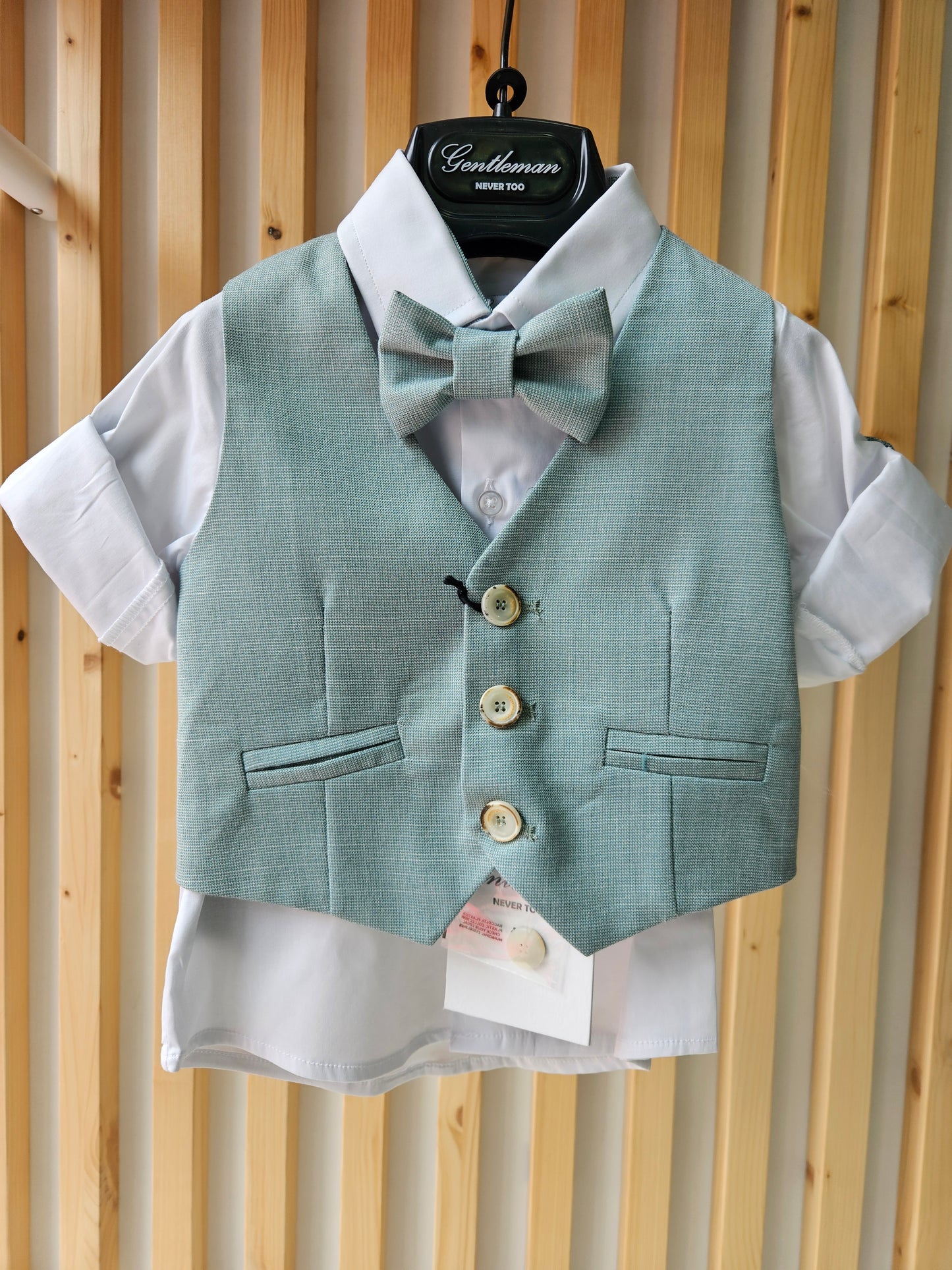 NEVER TOO - Completo gilet camicia papillon bermuda