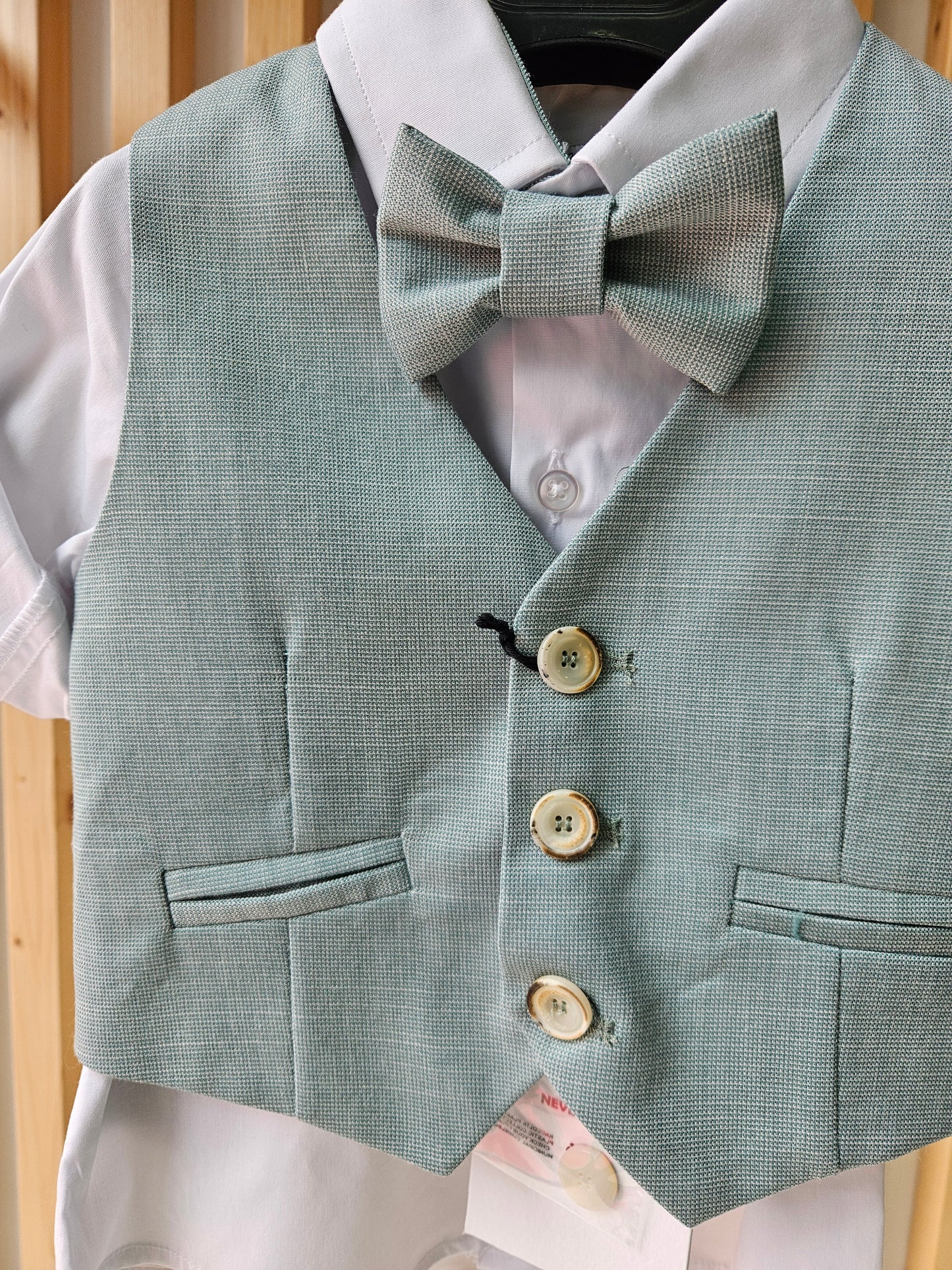 NEVER TOO - Completo gilet camicia papillon bermuda