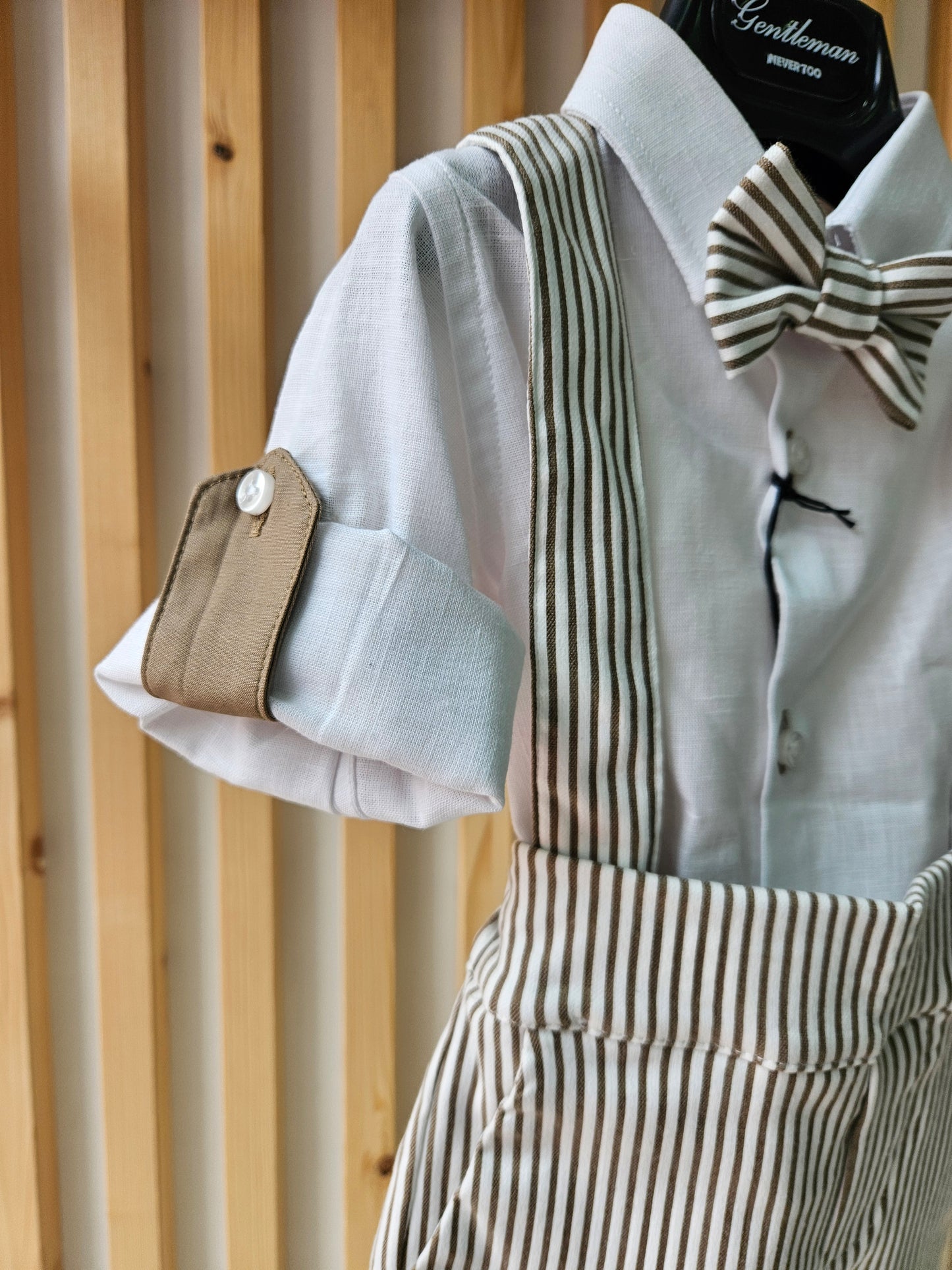 NEVER TOO - Completo salopette camicia papillon