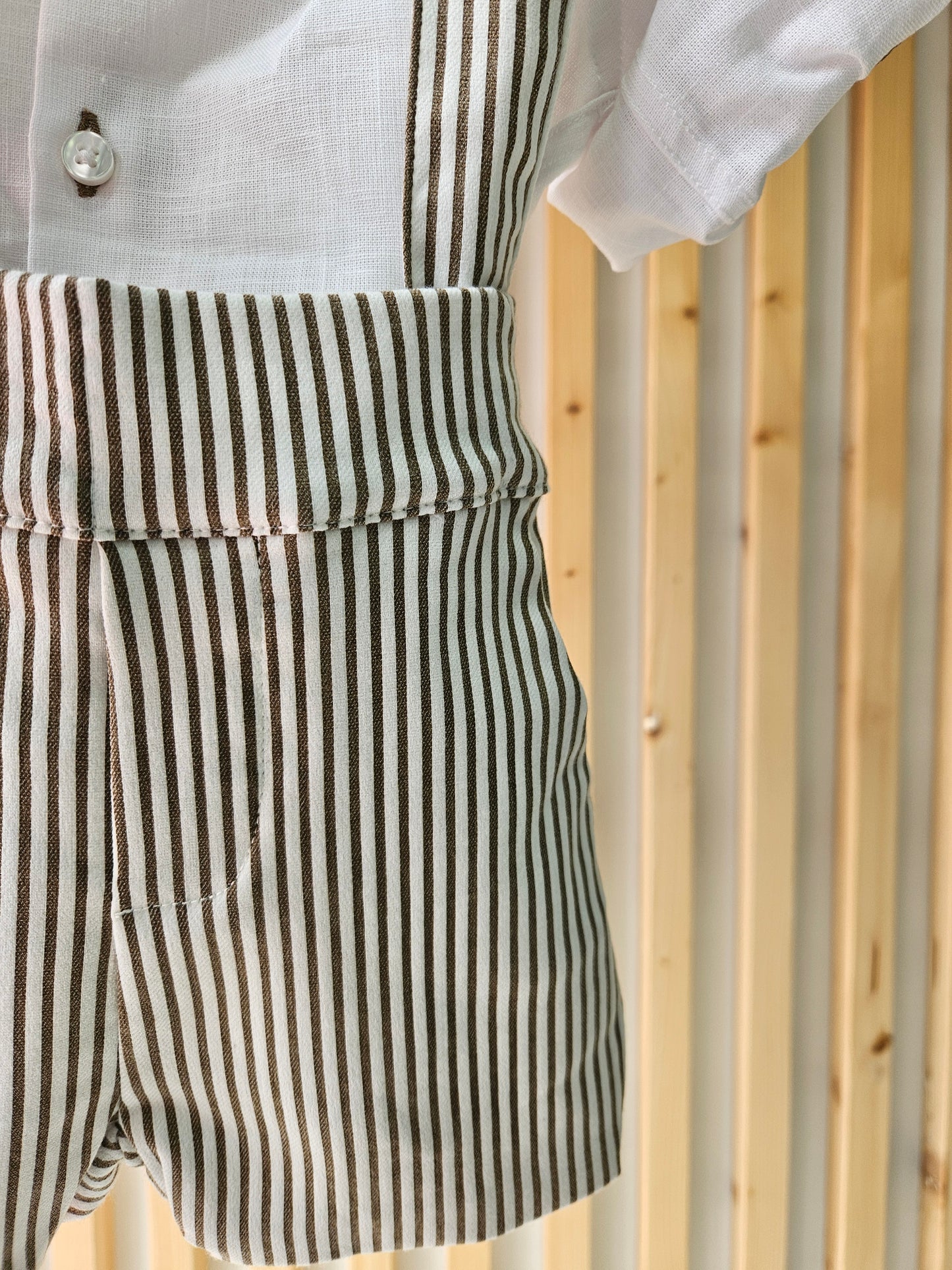 NEVER TOO - Completo salopette camicia papillon