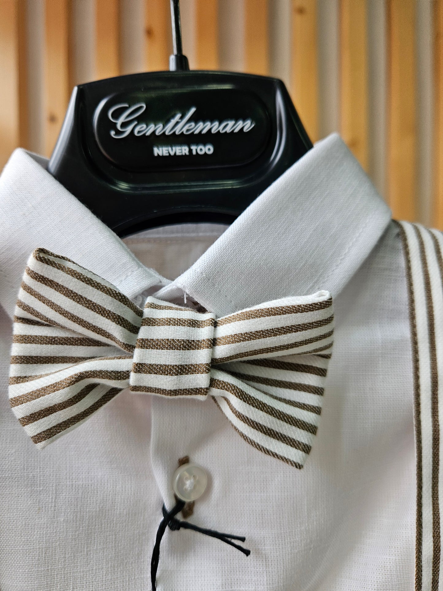 NEVER TOO - Completo salopette camicia papillon