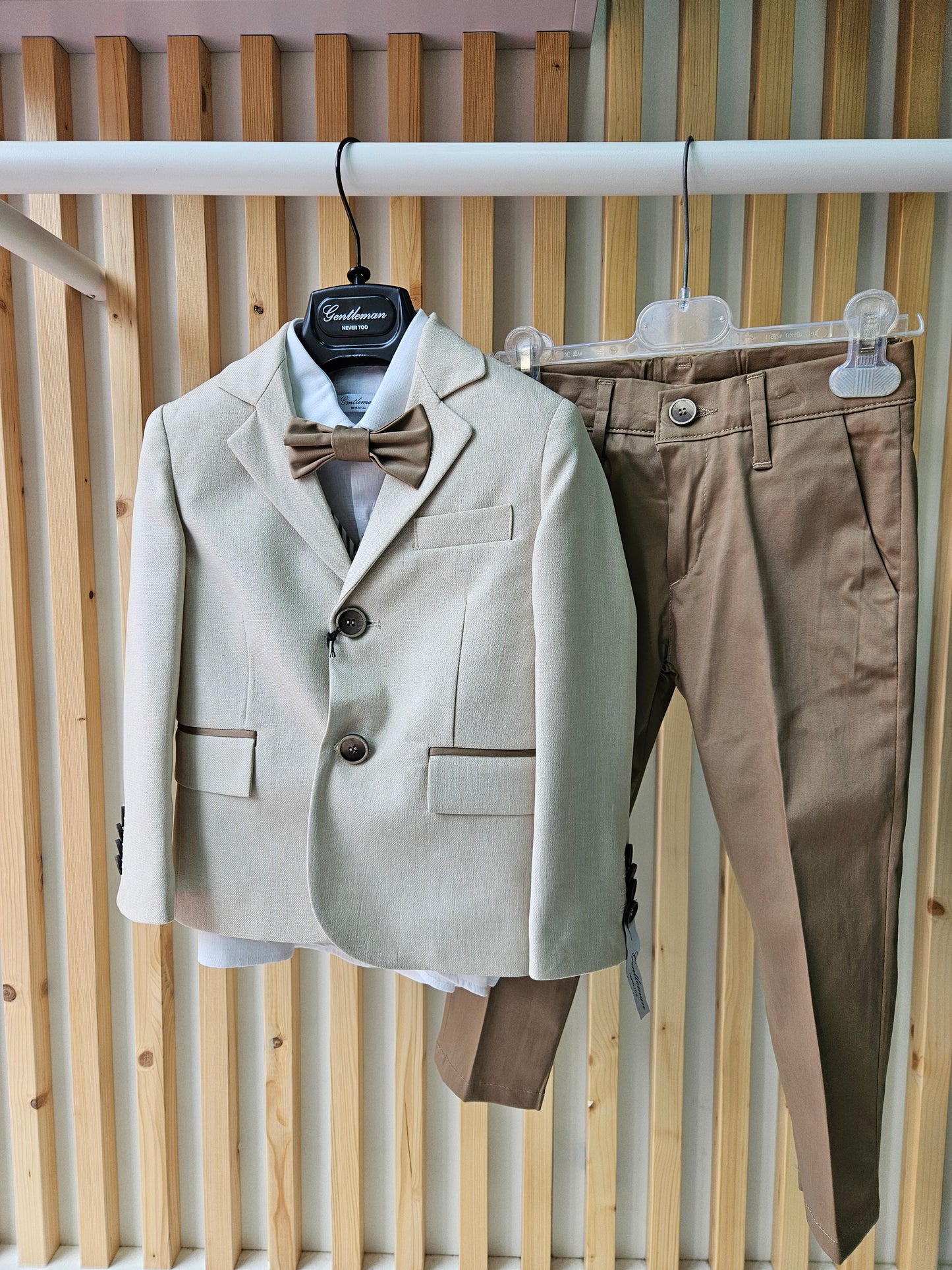 NEVER TOO - Completo con camicia papillon pantalone