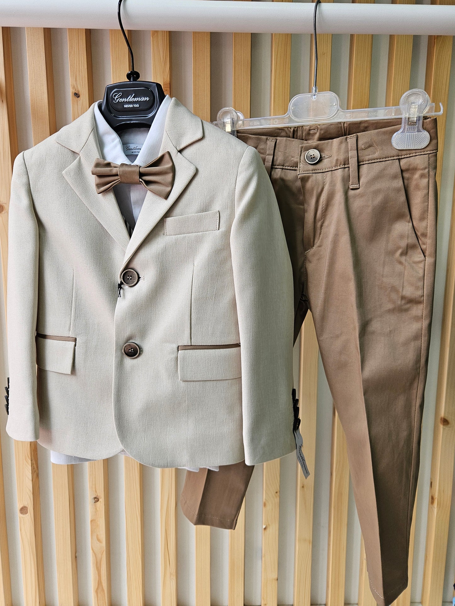 NEVER TOO - Completo con camicia papillon pantalone