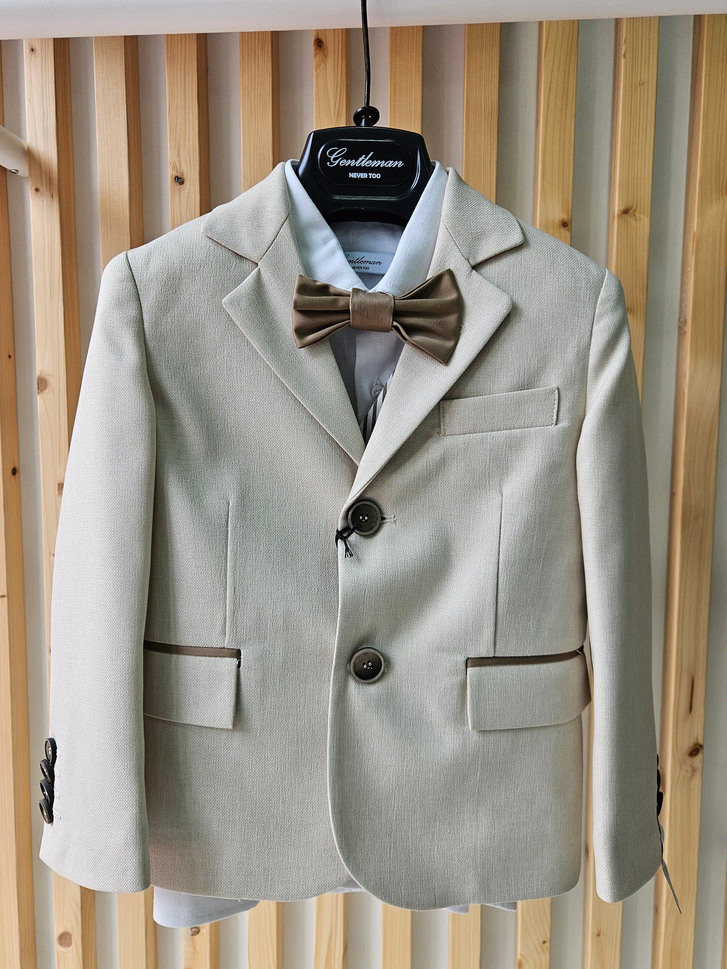 NEVER TOO - Completo con camicia papillon pantalone