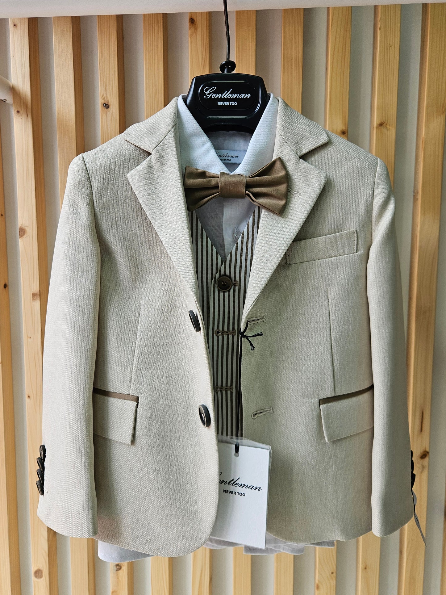 NEVER TOO - Completo con camicia papillon pantalone