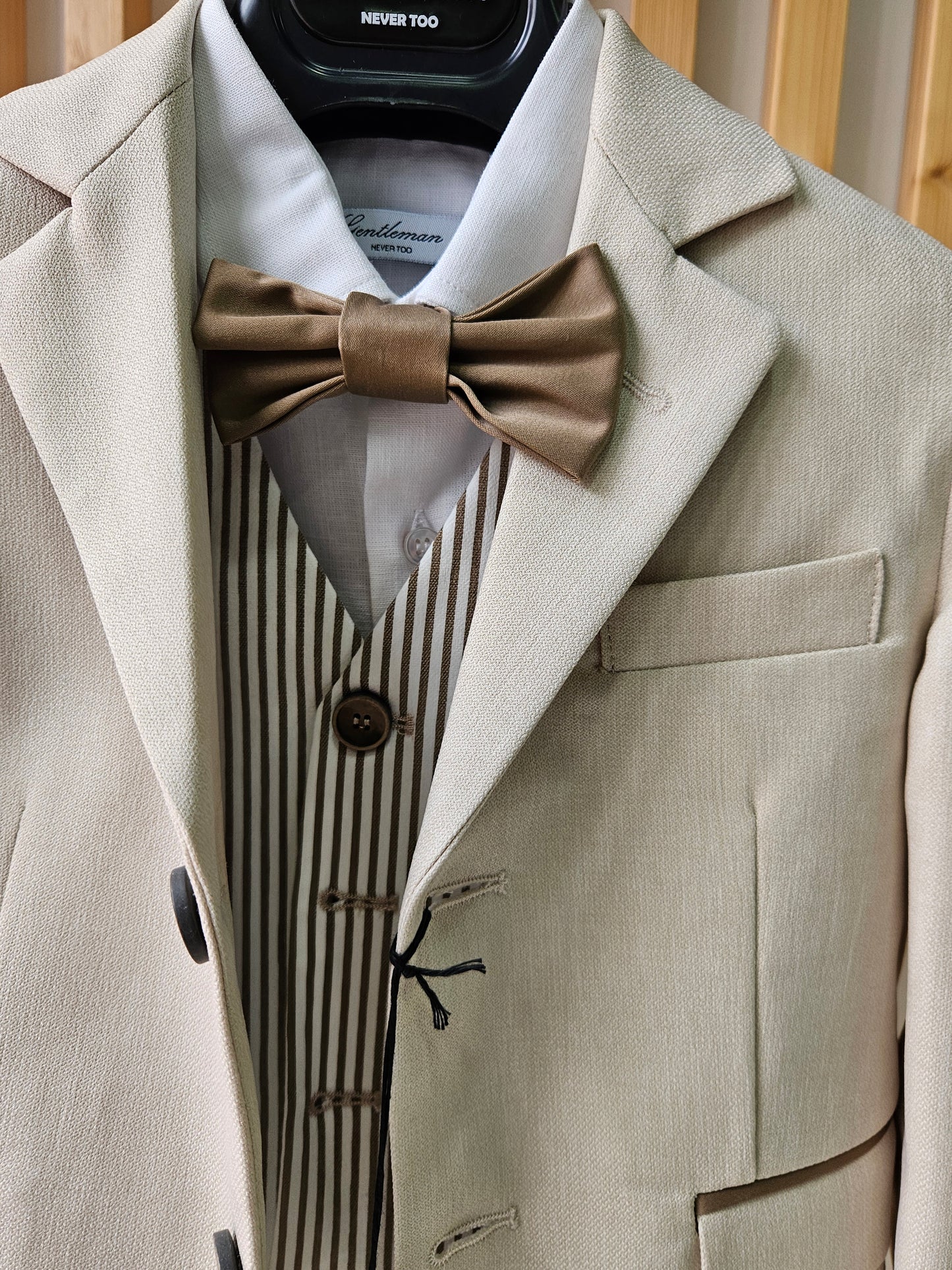 NEVER TOO - Completo con camicia papillon pantalone