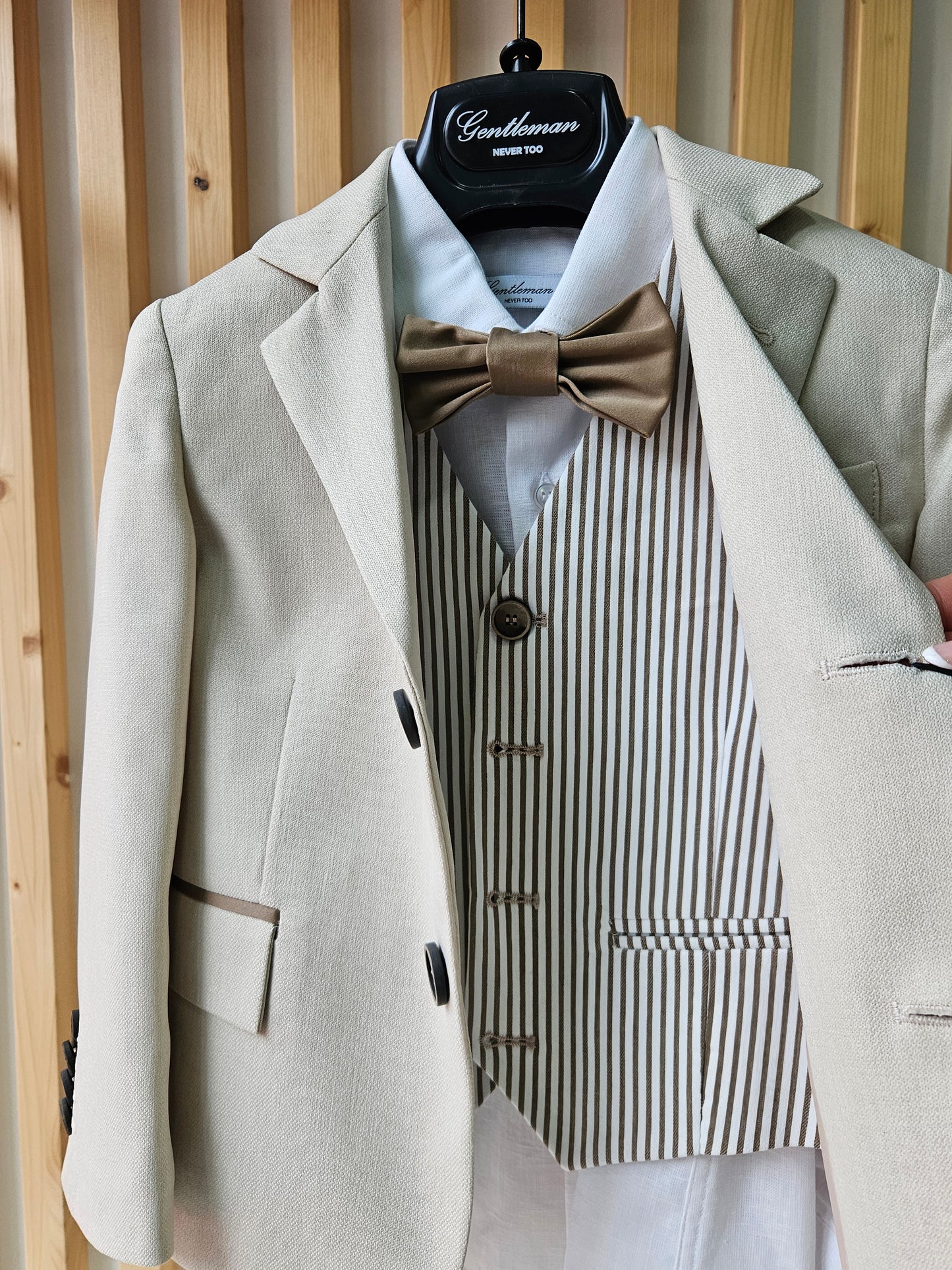 NEVER TOO - Completo con camicia papillon pantalone