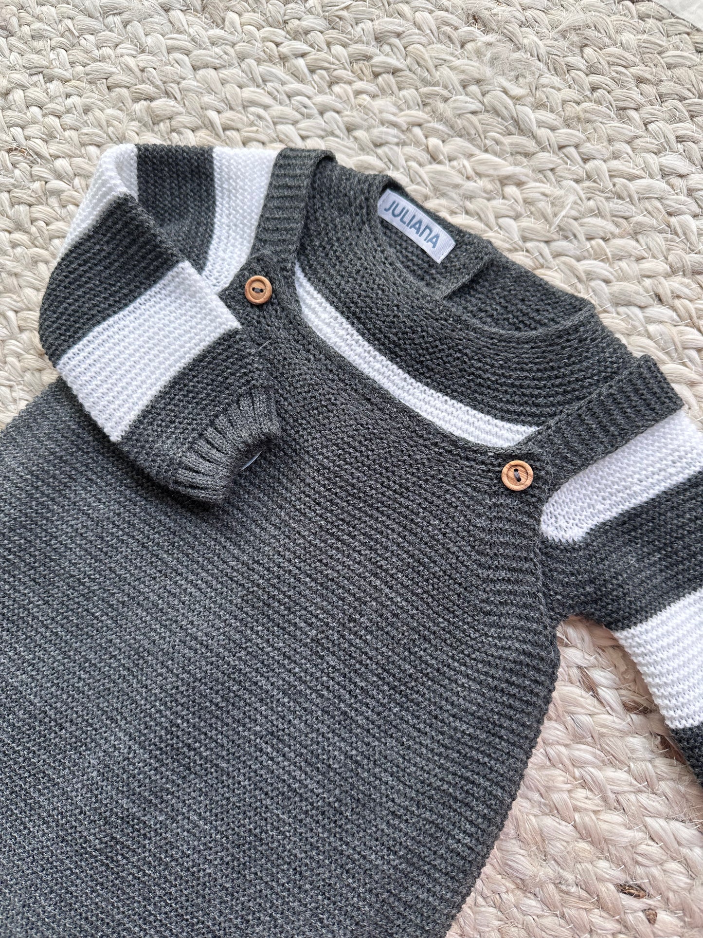 JULIANA - Completo salopette in maglia