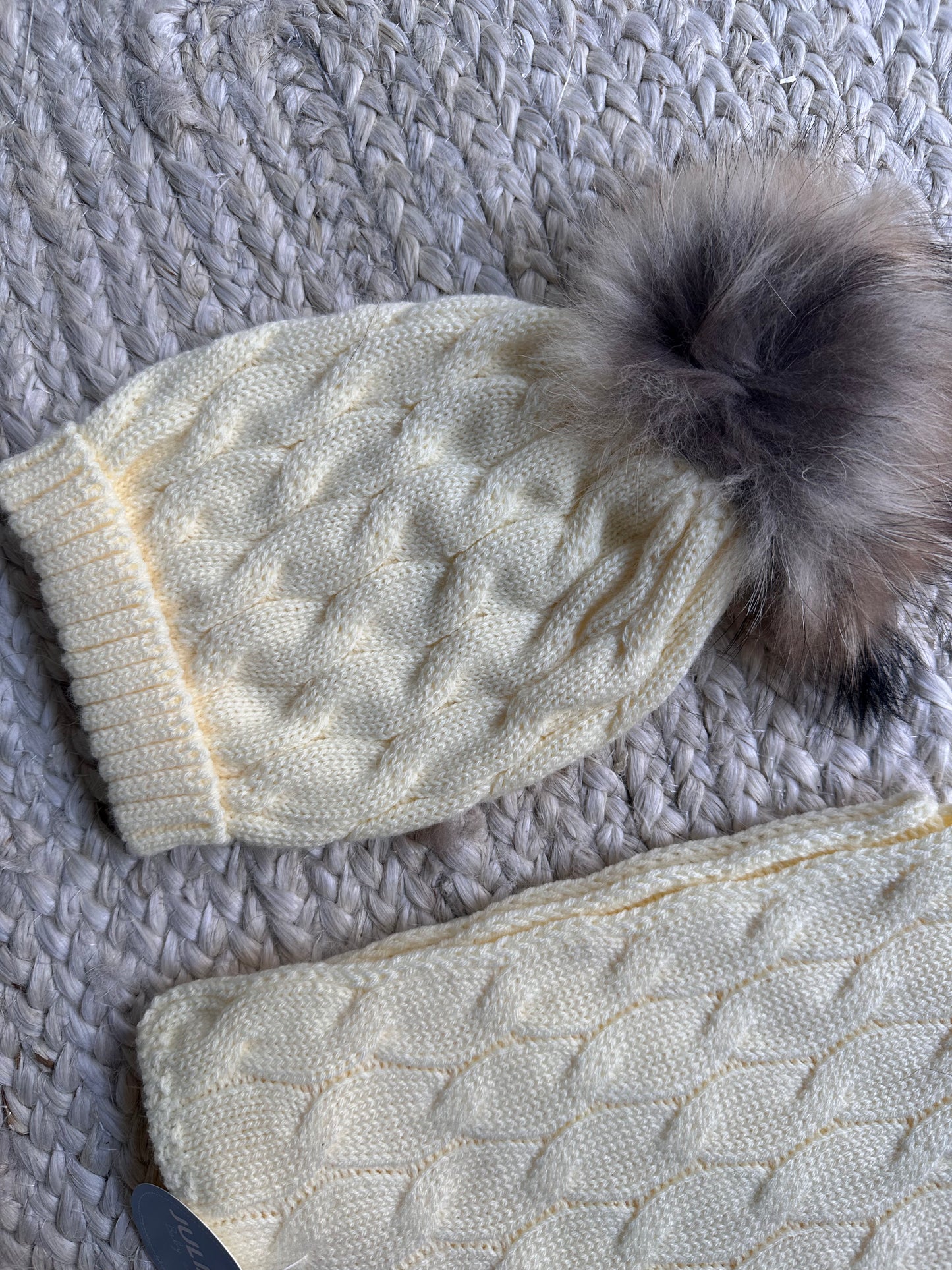 JULIANA - Set cappello e sciarpa pon pon