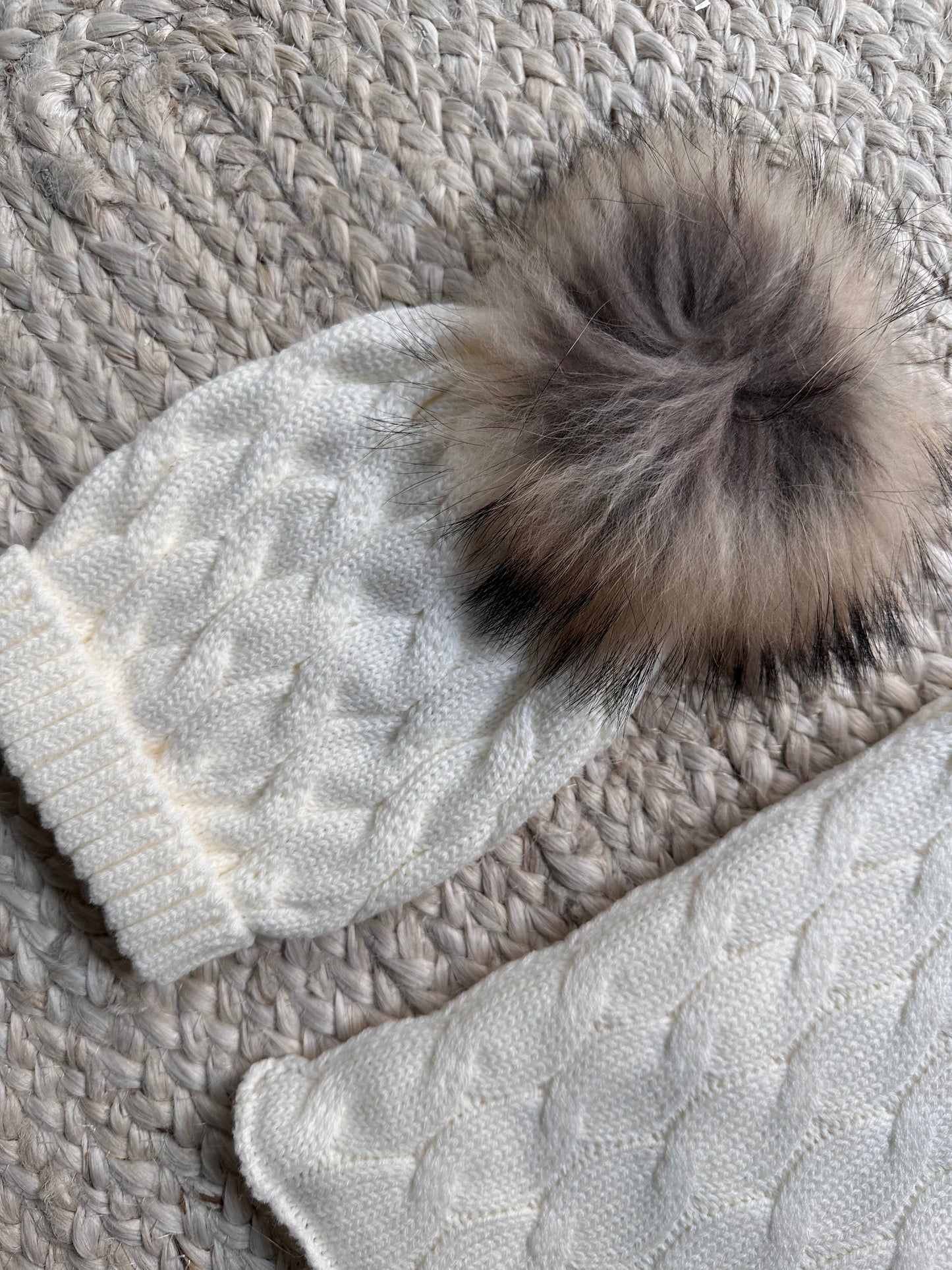 JULIANA - Set cappello e sciarpa pon pon