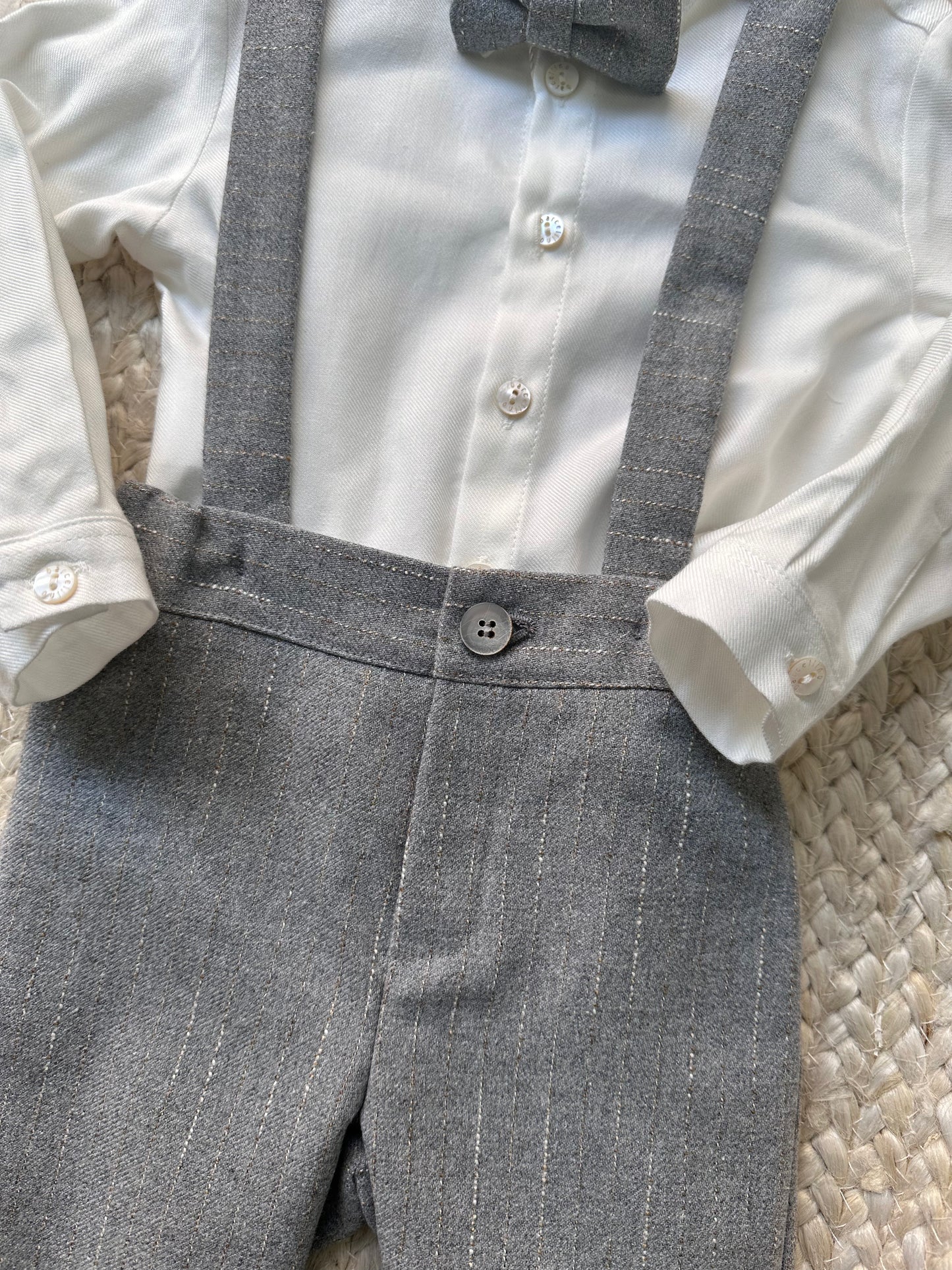 Barcellino - Completo tre pezzi ,camicia,pantalone bretelle , pappion