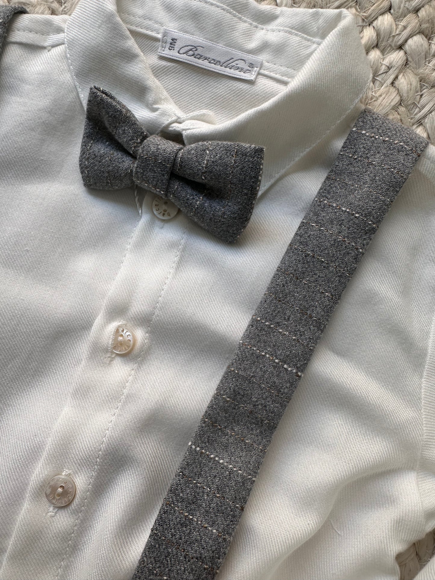 Barcellino - Completo tre pezzi ,camicia,pantalone bretelle , pappion